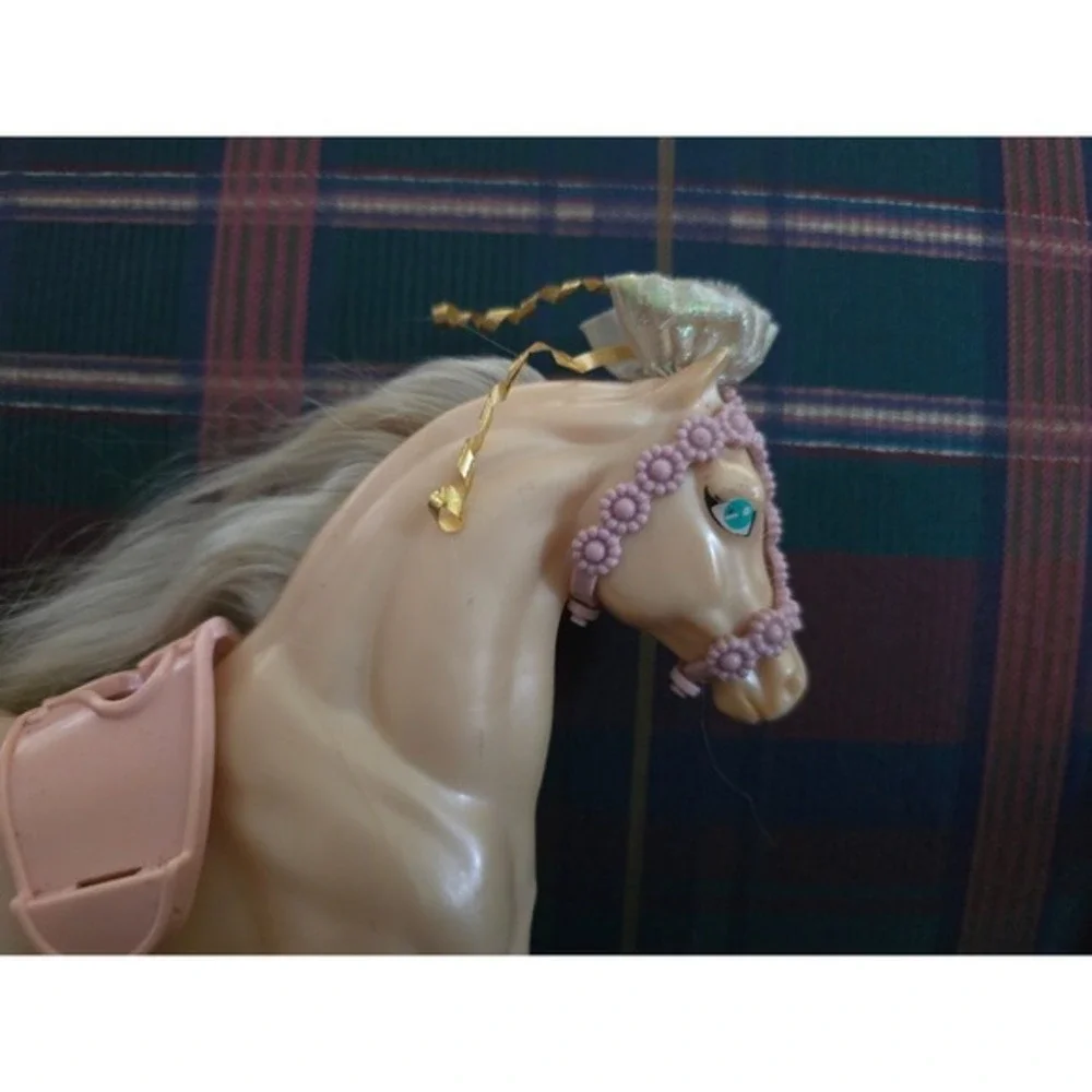 Princess And The Pauper Royal Kingdom Carriage‎ Horse barbie replacement